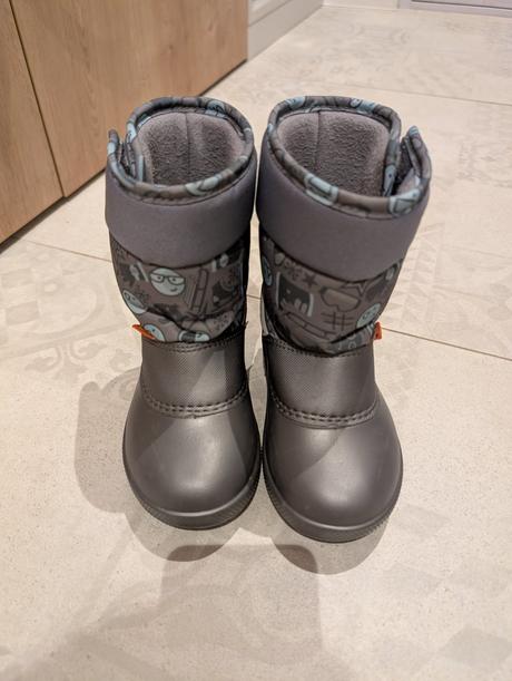 Snehule demar, demar,24