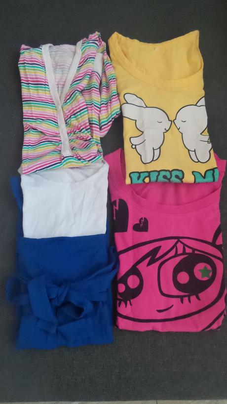 Štvorica tričiek s krátkym rukávom, s