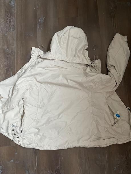 Biela vetrovka aj ako lyziarska, m