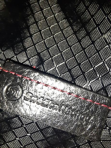 Kožená crossbody kabelka, 