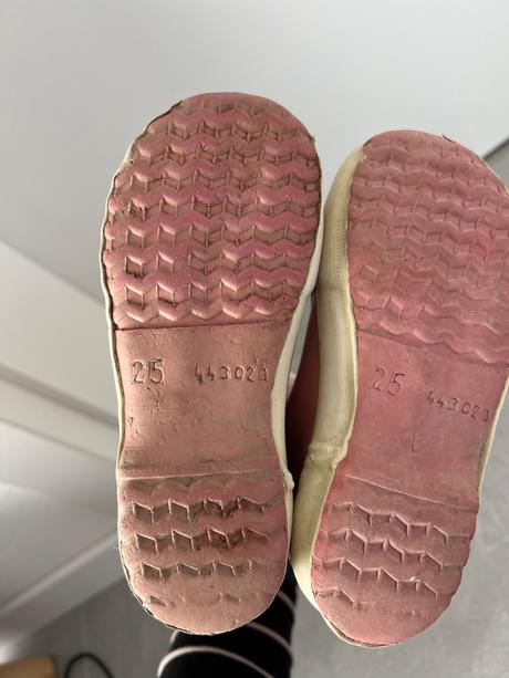 Gumaky, bergstein,25