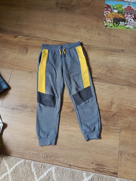 Tepláky 128, sinsay,128