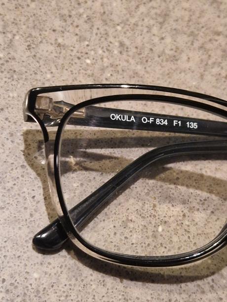 Plastový rám okula,