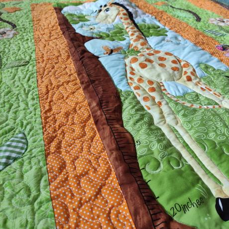 Rucne šitá prikrývka so zirafou, 