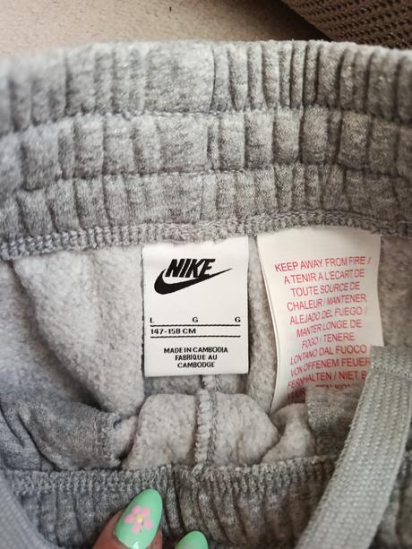 Tepláky, nike,158