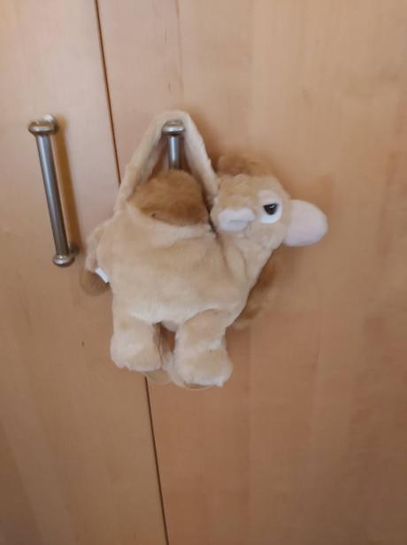 Plyšový ruksak ťava, 