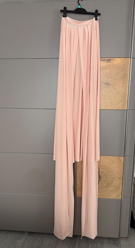 Večerné šaty na viazanie, s