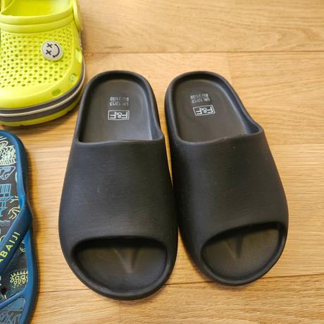 Detské šľapky a žabky, 27