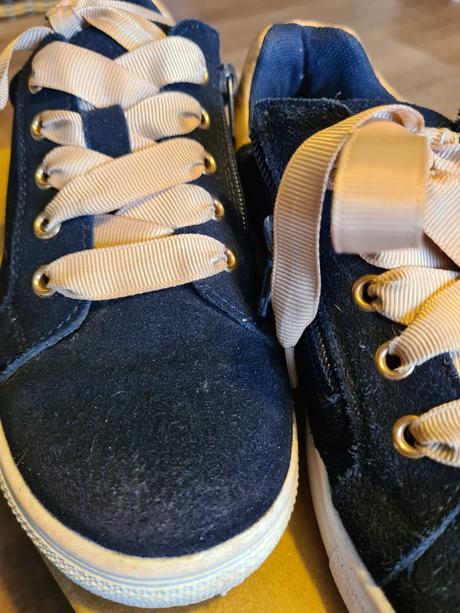 Semišové topánky, baťa,33