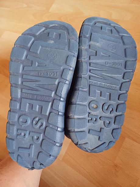 Gumaky na donosenie, 34