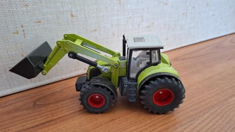 Traktor farmer siku,