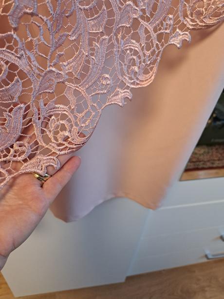 Spoločenské šaty, 48