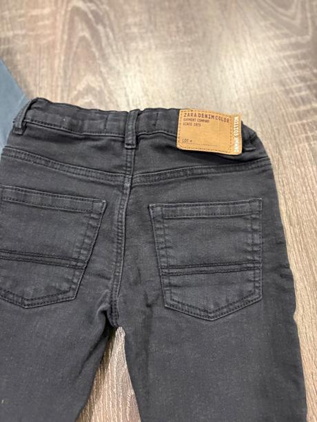 Zara čierne vyšuchane rifle na 4-5 rokov, zara,110