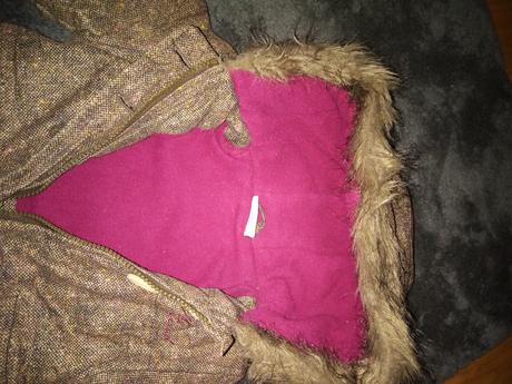 Dievčenska bunda, 92