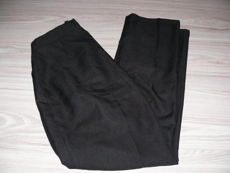 Čierne nohavice na slávnostné udalosti, 48