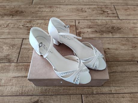 Svadobné topánky, 39