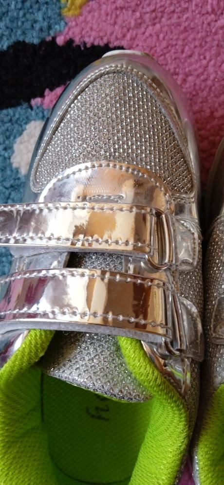 Botasky strieborne, 27