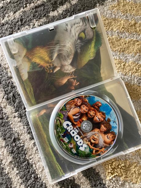 Dvd útek z planéty zem a krúdovci, 