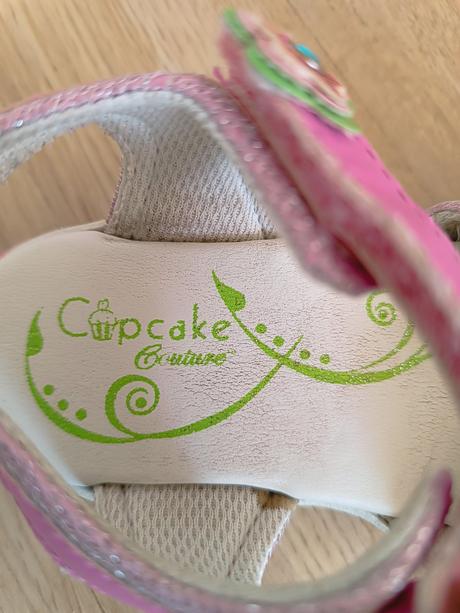 Sandále letné, cupcake,26