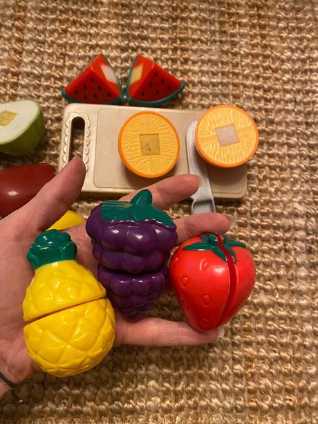 Plastové ovocie na krájanie,