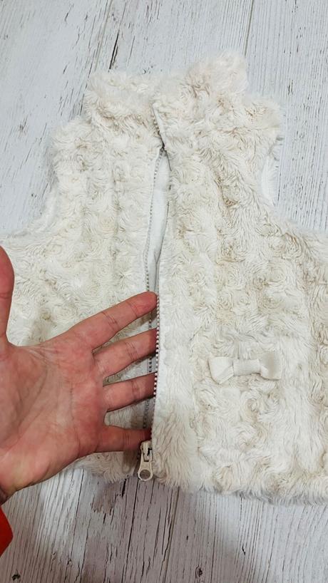 Kremovo-biela vesta 98, 98