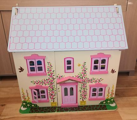 Domček pre bábiky s príslušenstvom, 