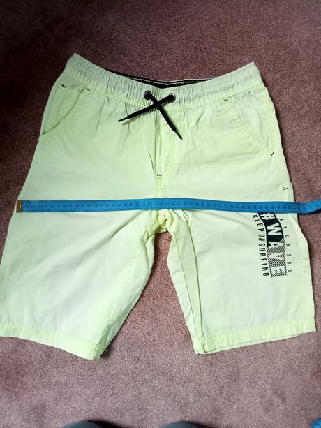 Ľahké vzdušné kraťasy, 140