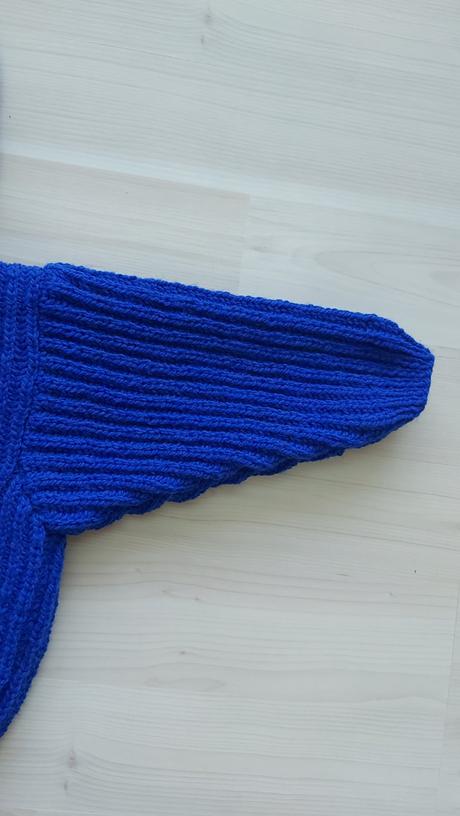 Tmavomodrý štrikovaný svetrík pre bábätko, 62