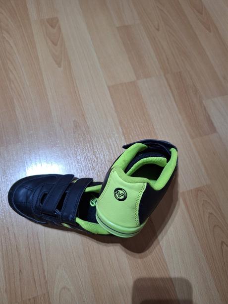 Tenisky-halovky, victory,33