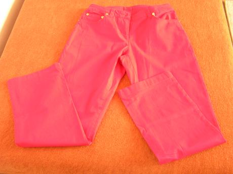 Červená elastická rifĺovina, s