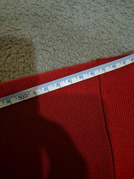 Dámsky pulóver červený so striebornými prackami xl, xl