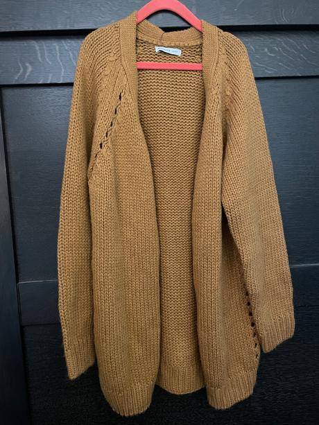 Sveter, reserved,140