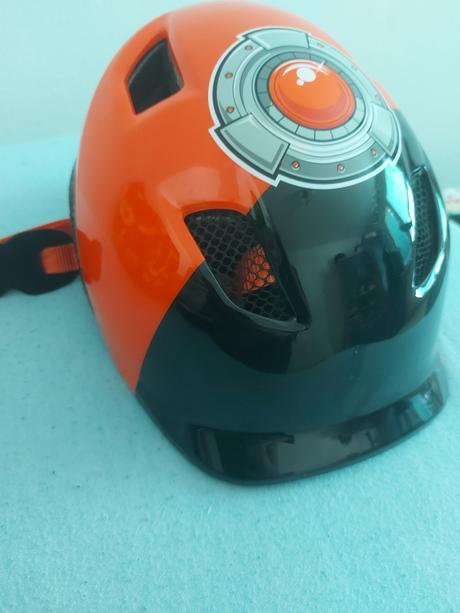 Prilba na bicykel, l