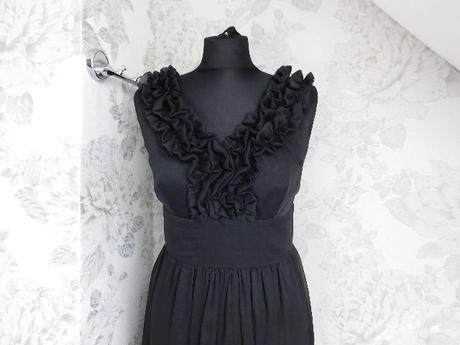 Kvalitne velmi pekne saty na slavnost, 38