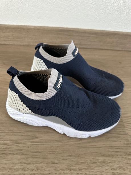 Tenisky nasúvacie umbro veľ.33, umbro,33