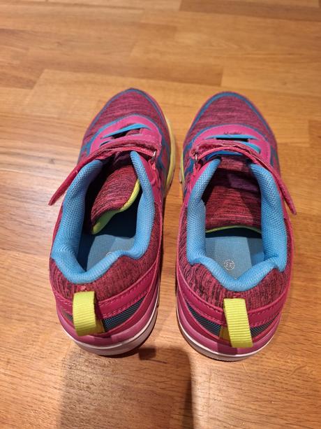 Predam tenisky, baťa,33