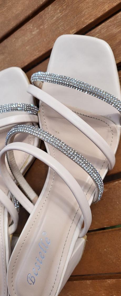 Letné sandále so štrasovými remienkami, 40