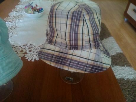 Letný klobúk , 104