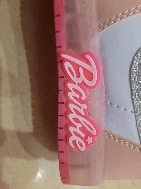 Barbie botasky, 30 / 31