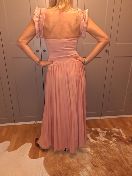 Asos spolocenske vecerne maxi plisove saty, 40