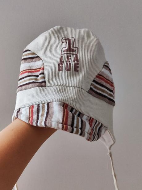 Rebrovaná čiapočka so šiltom, 74