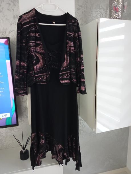 Šaty s bolerkom, 46