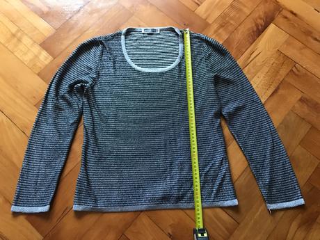 Páskovaný čierno-strieborný sveter, s