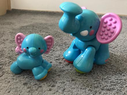 Sloniky fisher price,
