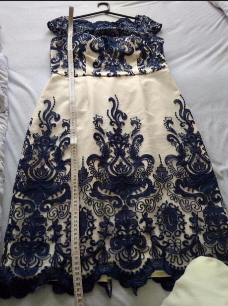 Púzdrové šaty značky  chi chi london, 44