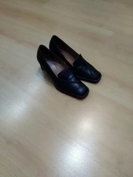 Čierne kožené topánky 35/36, baťa,35