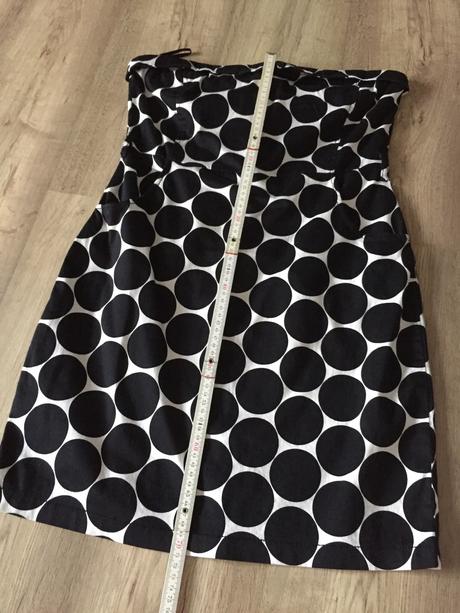 Čierno-biele bodkované šaty, 40