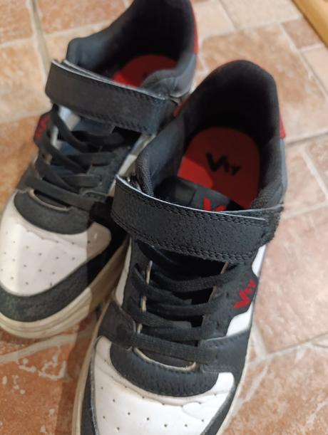 Botasky, deichmann,37