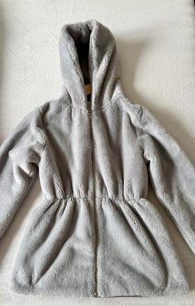 Dámsky hebký kožuch s kapucňou, xs