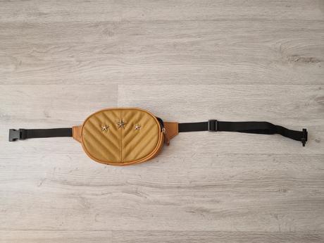 Dámska štýlová ľadvinka, atmosphere